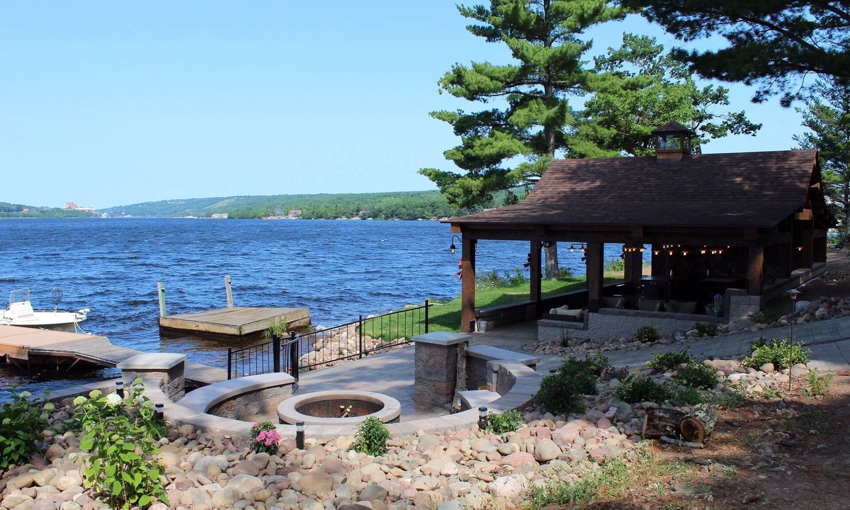 Dollar Bay House | Kemp's Rentals Luxurious Executive Retreat Portage Lake-Beach-Firepit & Pavilion