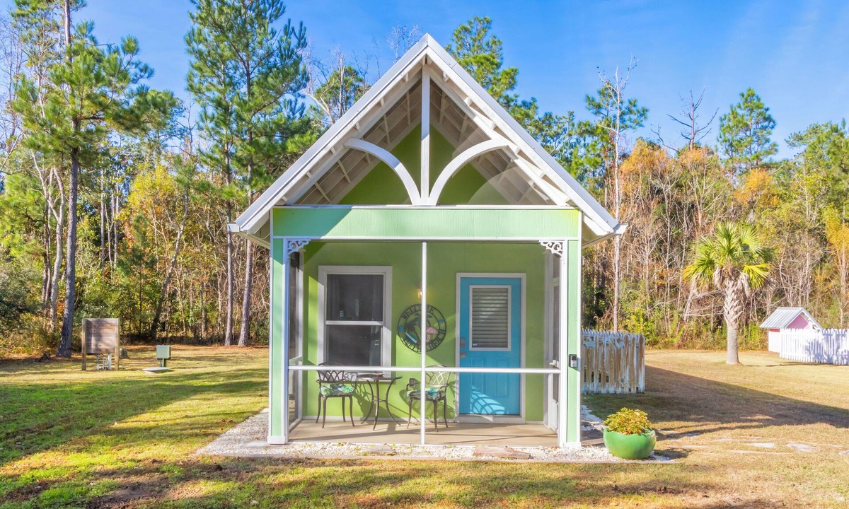Bon Secour Cottage | Key Lime Cottage in Bon Secour, 11 miles to beach, 7 miles to Sportsplex