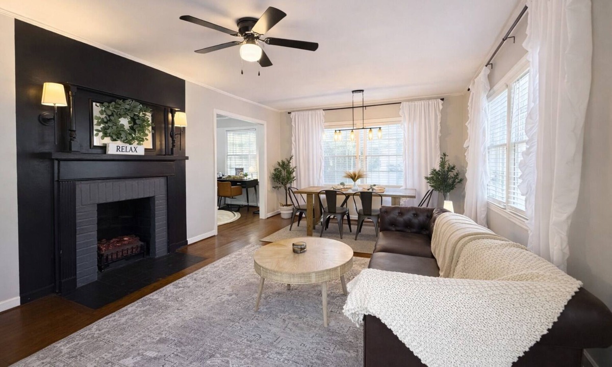 Mobile House | King Bed Fast WiFi Midtown Mobile Near Downtown & Hospitals