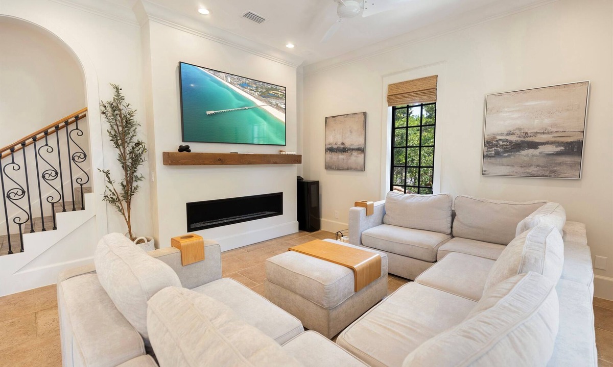 Sunnyside House | L' Abode Ami House of Friends - Carillon Beach Retreat + Beach Service