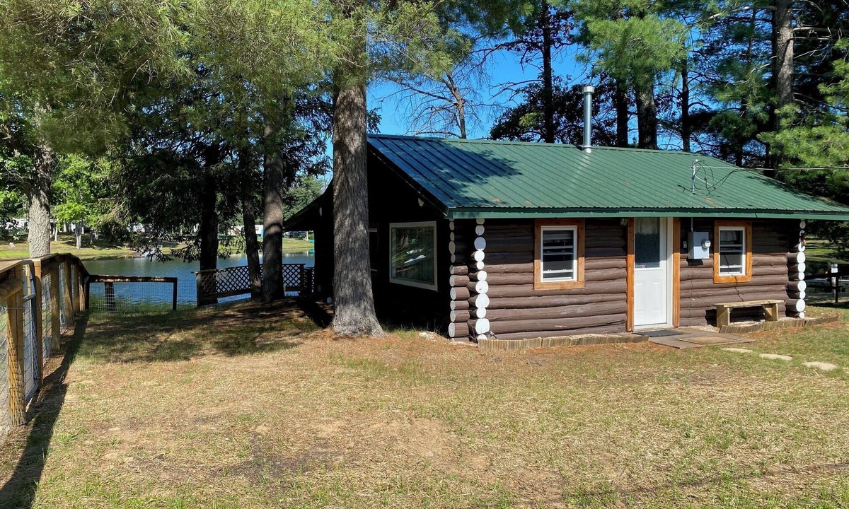 Bitely Cabin | Lake cabin, indoor Pickleball court, access to ATV trails near Baldwin,MI ,