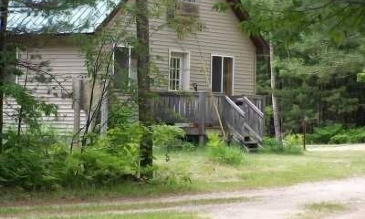 Wetmore Cottage | Lake Cabin Near Pictured Rocks Swimming, Raft, Boat & Fire Pit