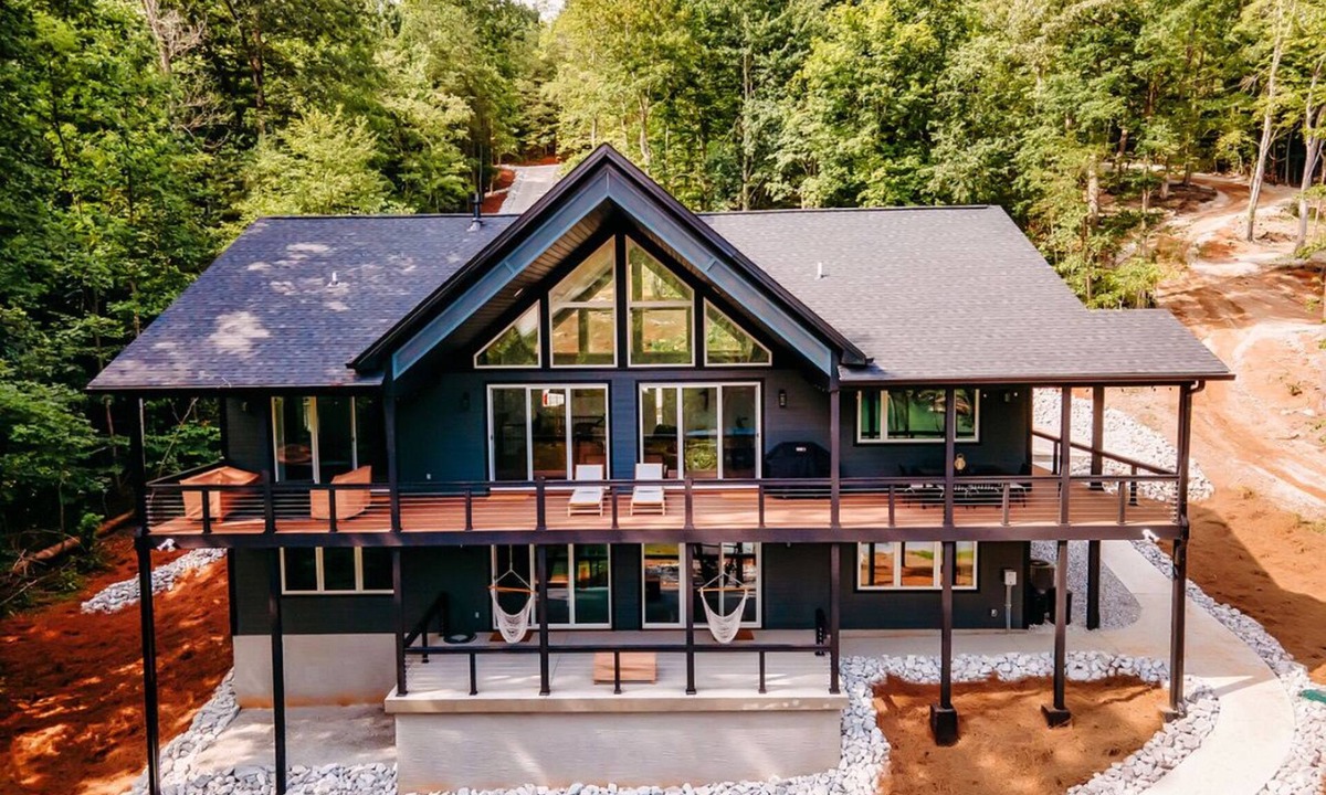 Jacksboro House | LAKE FRONT - No Steps to Lake, Quiet Cove, Big Creek -Seasonal Water