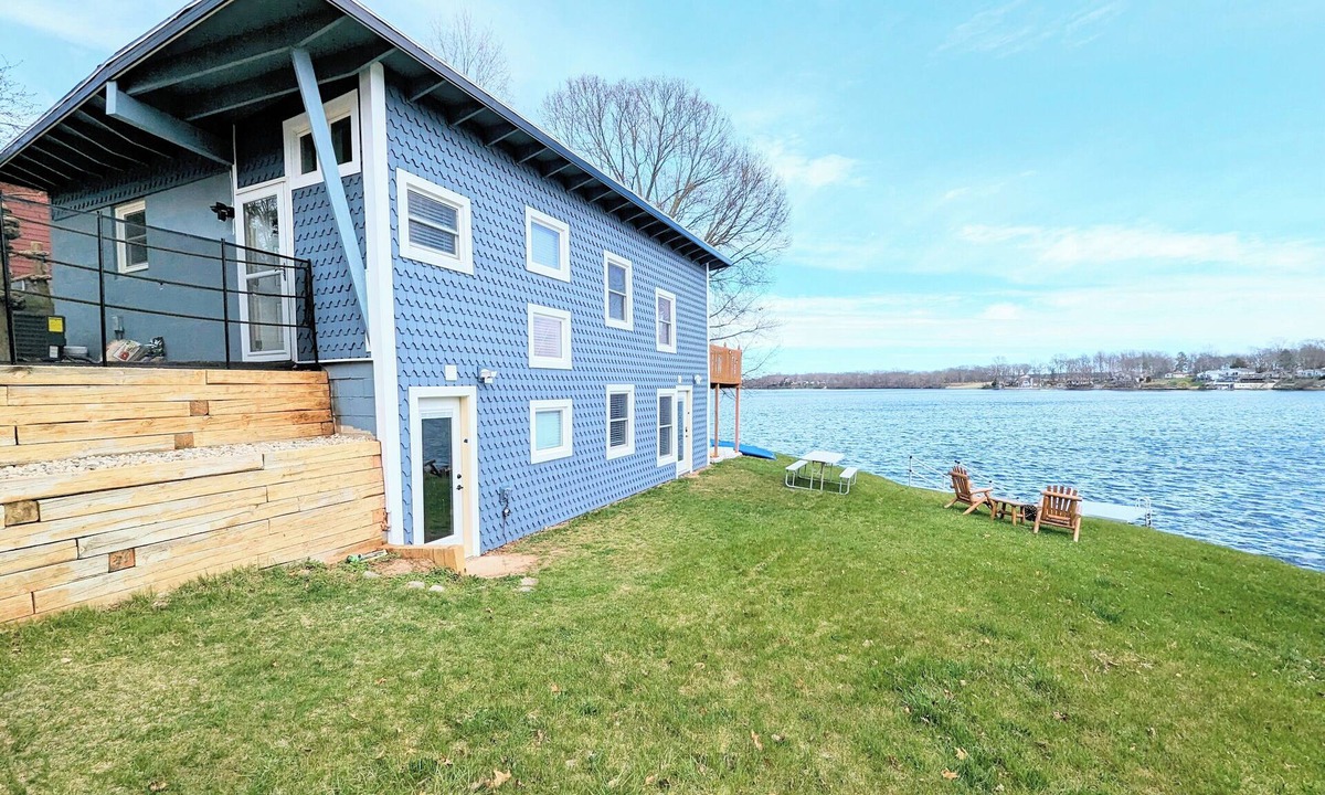 East Leroy House | Lake house fishing river kayaking boating swimming ice fishing paddle board