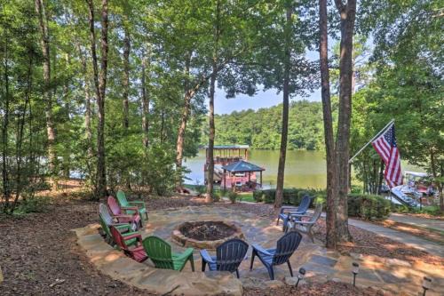 Jacksons' Gap House | Lake Martin Dock House with Fire Pit, Game Room, Deck