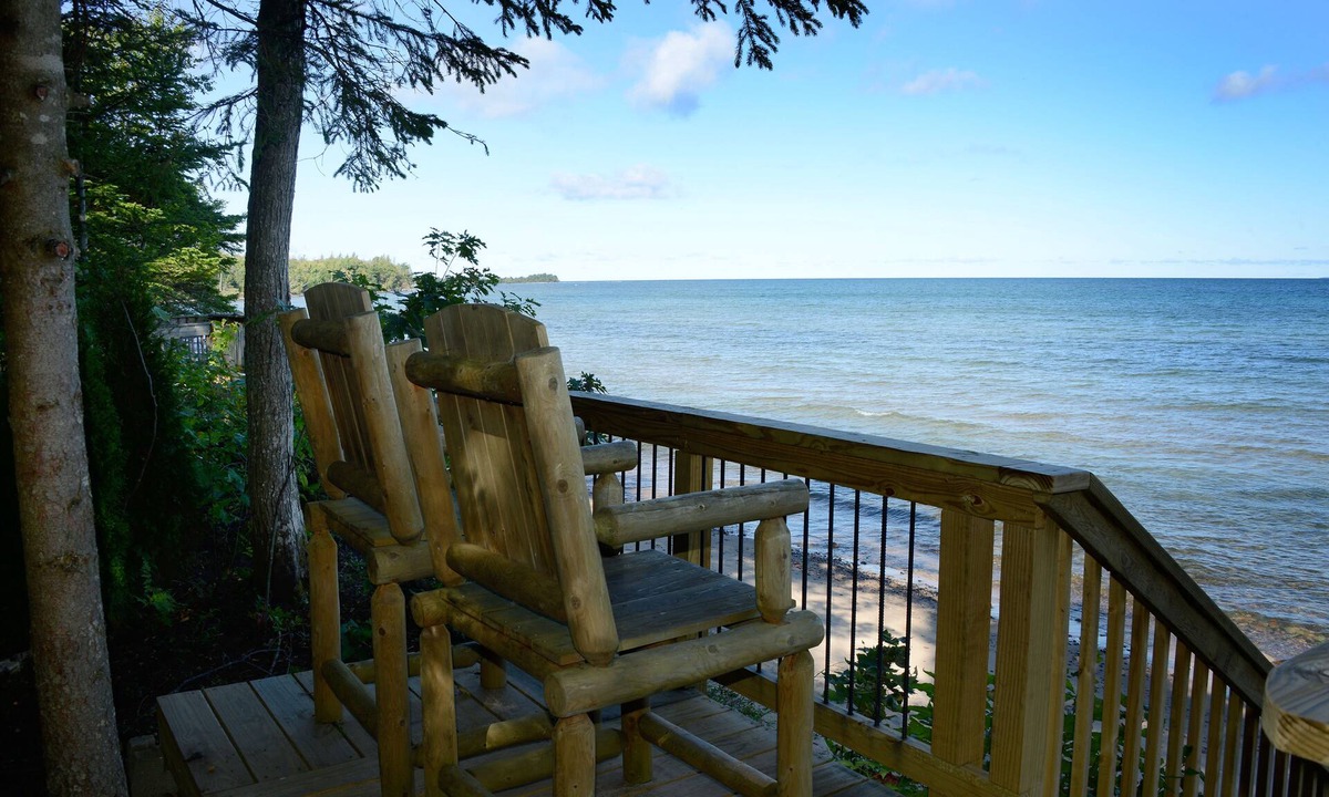 Brimley Cottage | Lake Superior Lakefront Cabin w/Private Beach Trail, Game Room & 4BR Remodel