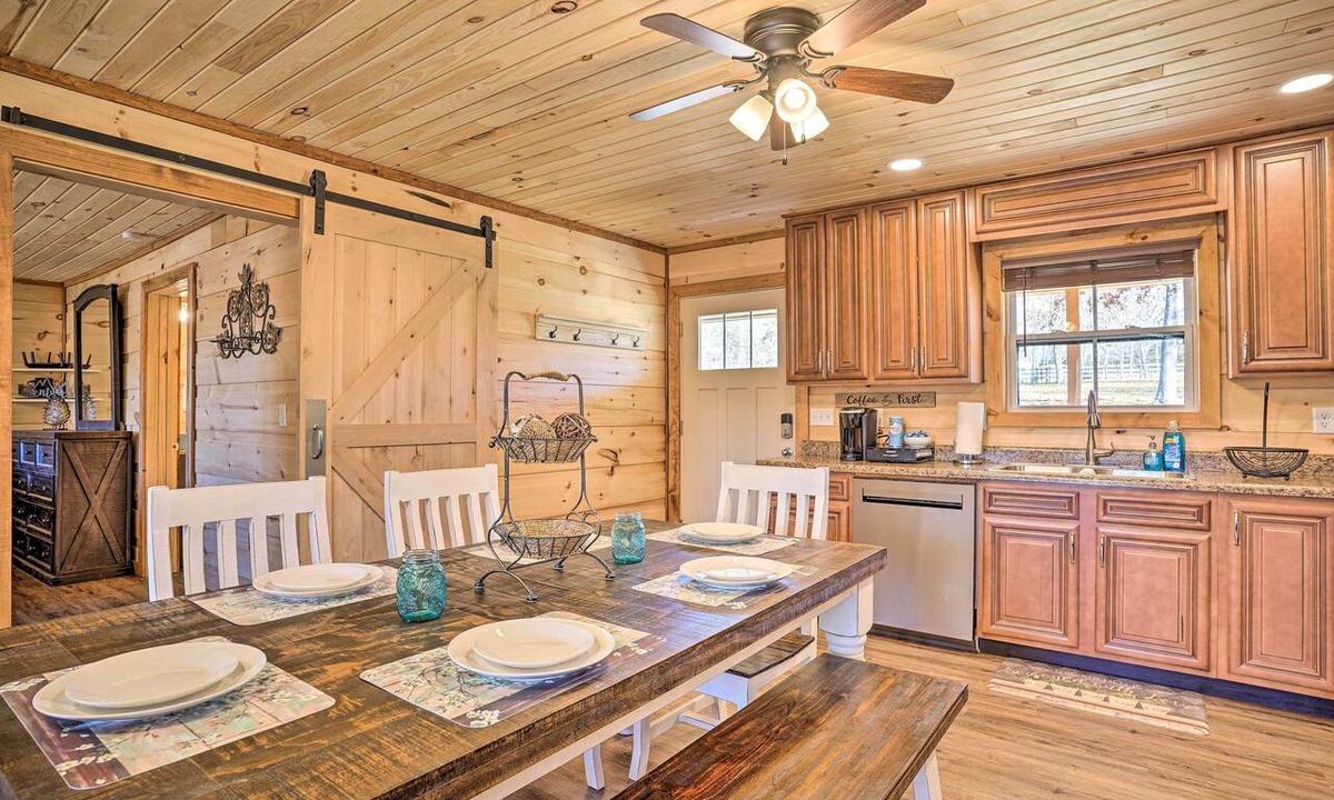 Trenton Cottage | Lakefront Cabin w/Deck, Fire Pit in Trenton!