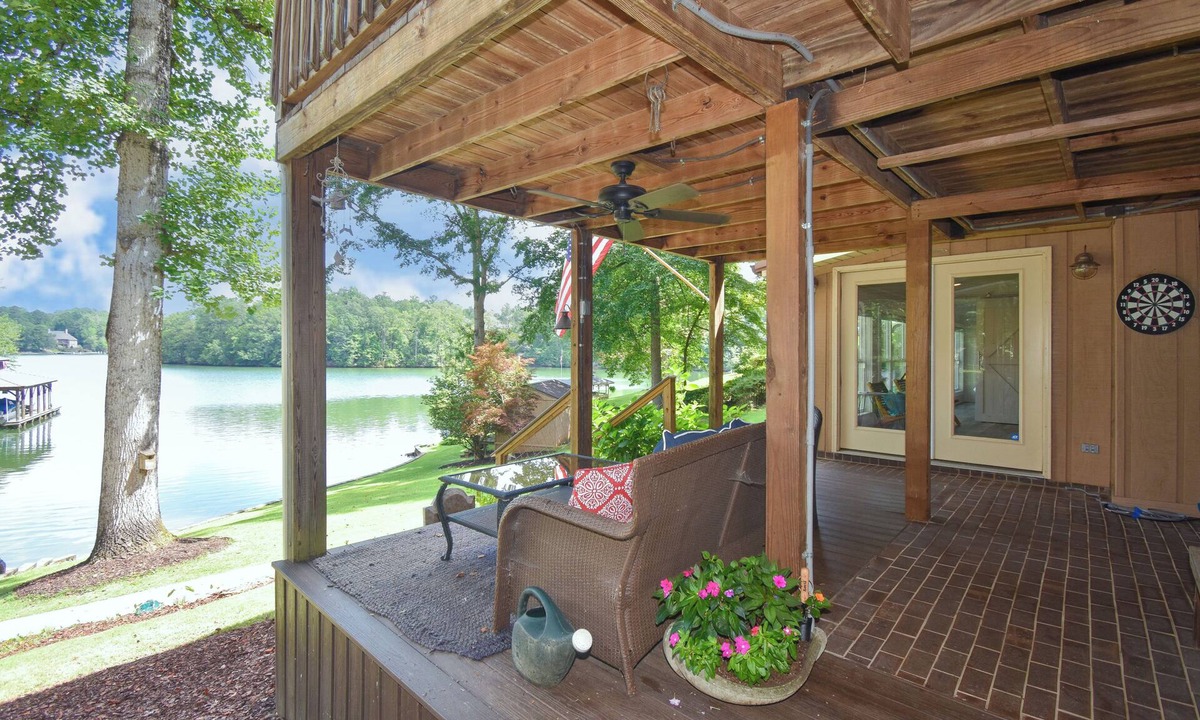 Jacksons' Gap House | Lakefront Home: Dock, Kayaks, Ping Pong, Fire Pit, Stunning Views & Dog Friendly