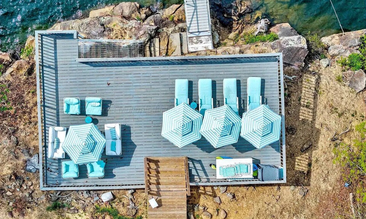 Crane Hill House | Lakefront Lux-Remodeled,Deep Water, Dock,Hot Tub,Outdoor Shower,Fire pit, Kayaks