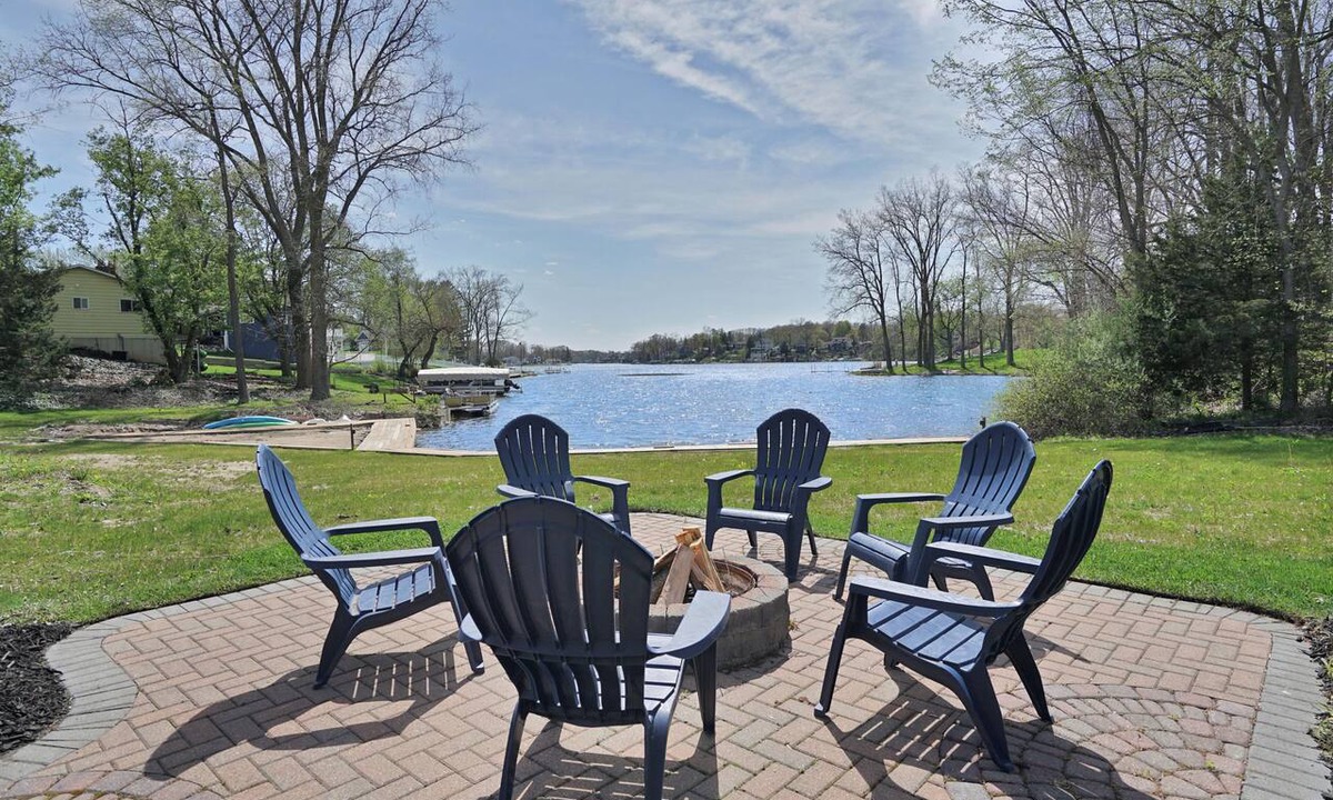 Argentine House | Lakefront Retreat with Hot Tub, Dock & Party Barn