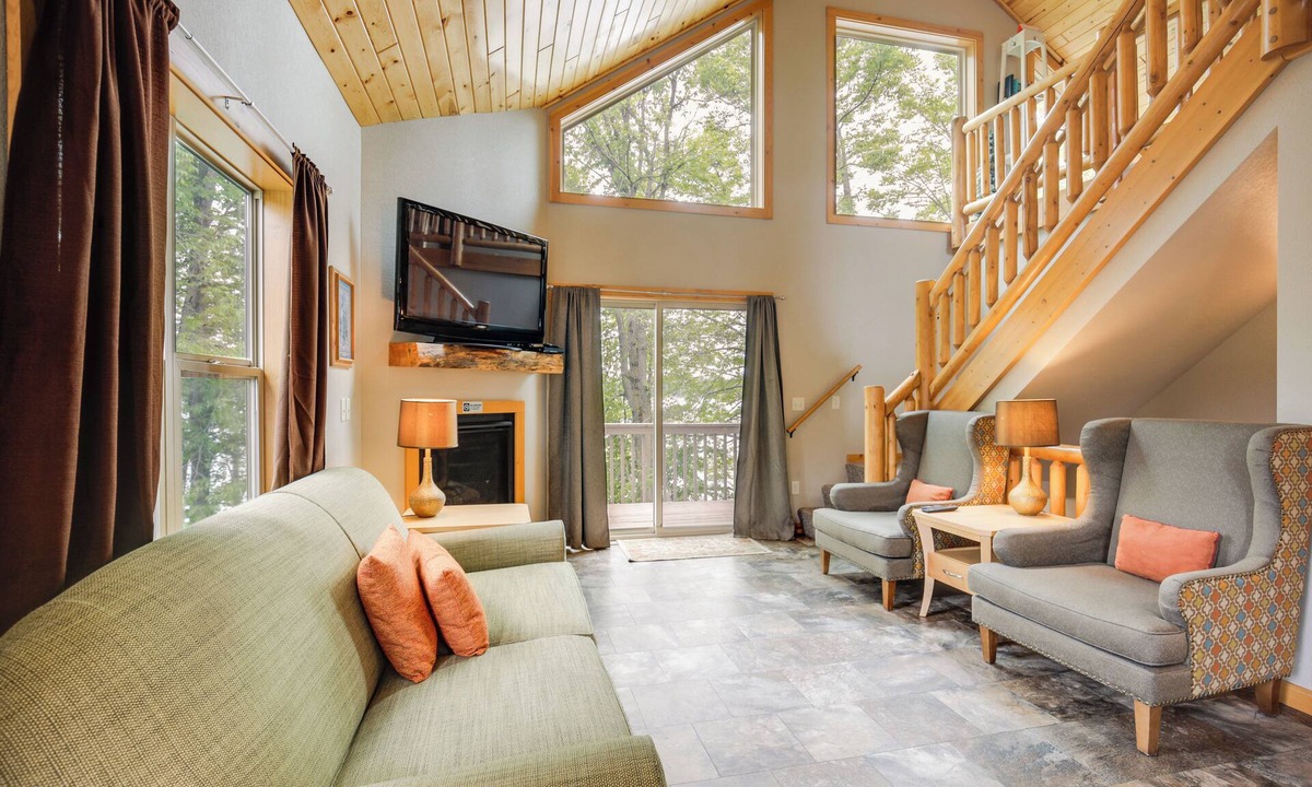 Townsend Cabin | Lakefront Wisconsin Cabin: Dock, Walk to Beach!