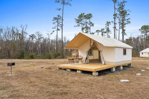 Wewahitchka Other | Lakeside Glamping with Free Kayaks & Fishing