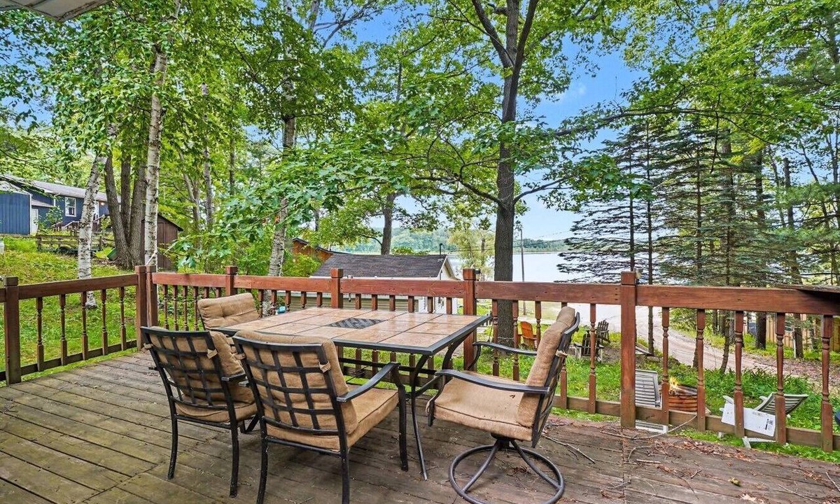 Lake House | Lakeview Cottage - Walk to Beach, Fire Pit