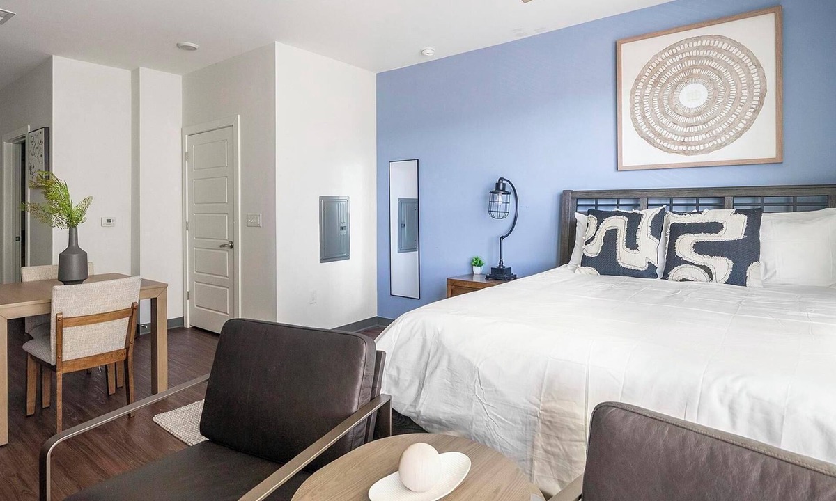 Five Points South Apartment | Landing | Amazing Studio, Pool, Gym