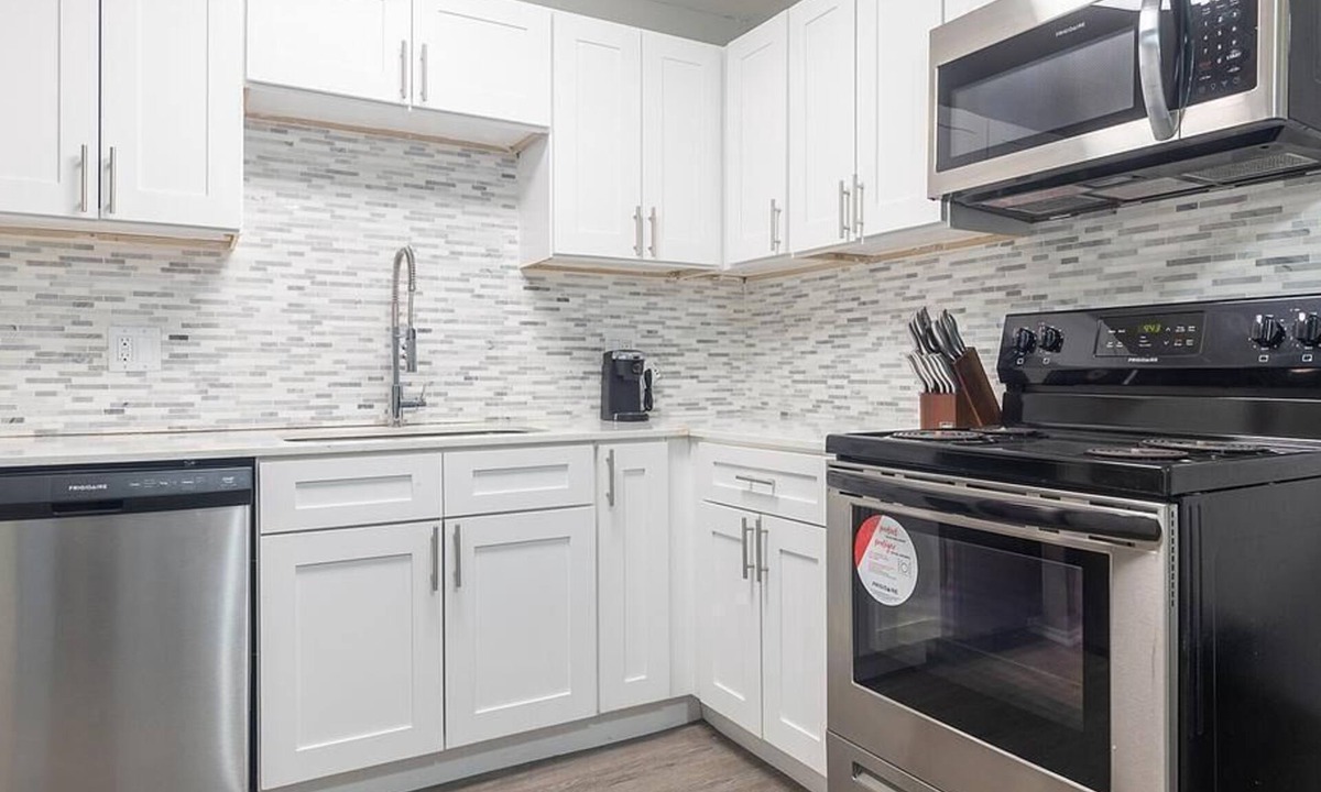 Ann Arbor Apartment | Landing at Arbor Haus - 1 Bedroom in Carpenter