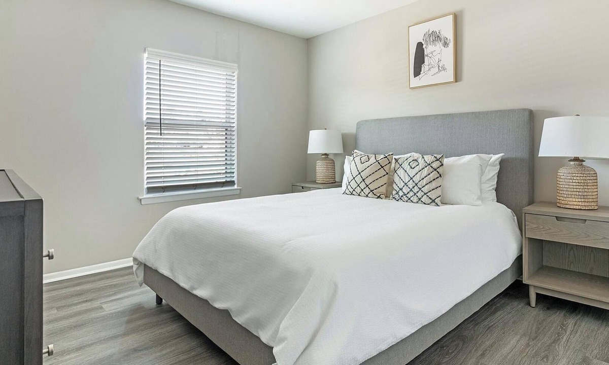 Homewood Apartment | Landing | Modern 2BD, Clubhouse, Gym
