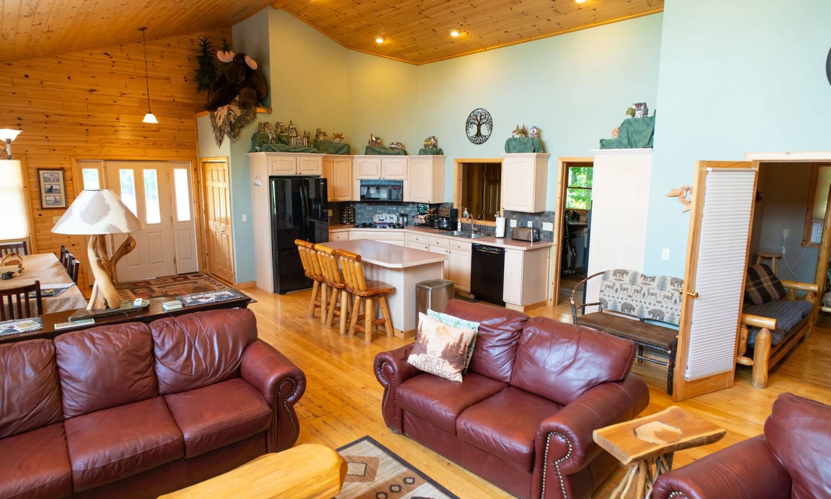 Bellaire House | Large family home, perfect for extended family gatherings