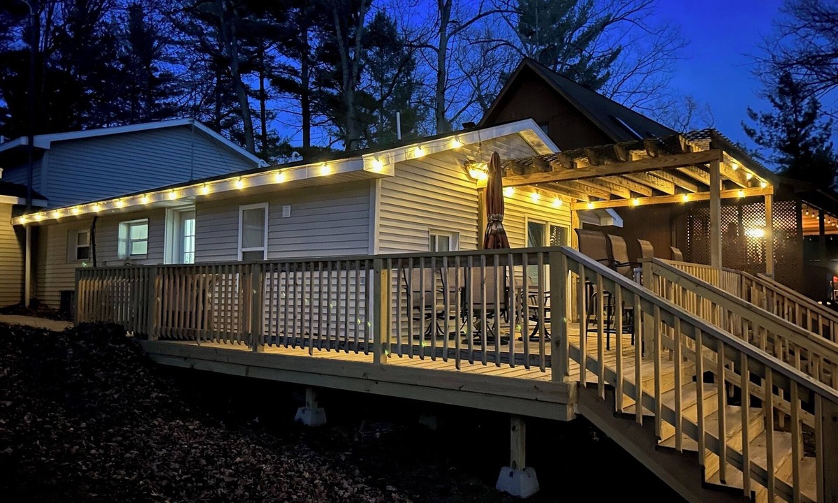 Lake House | Large house on quiet canal of all-sport Eight Point Lake