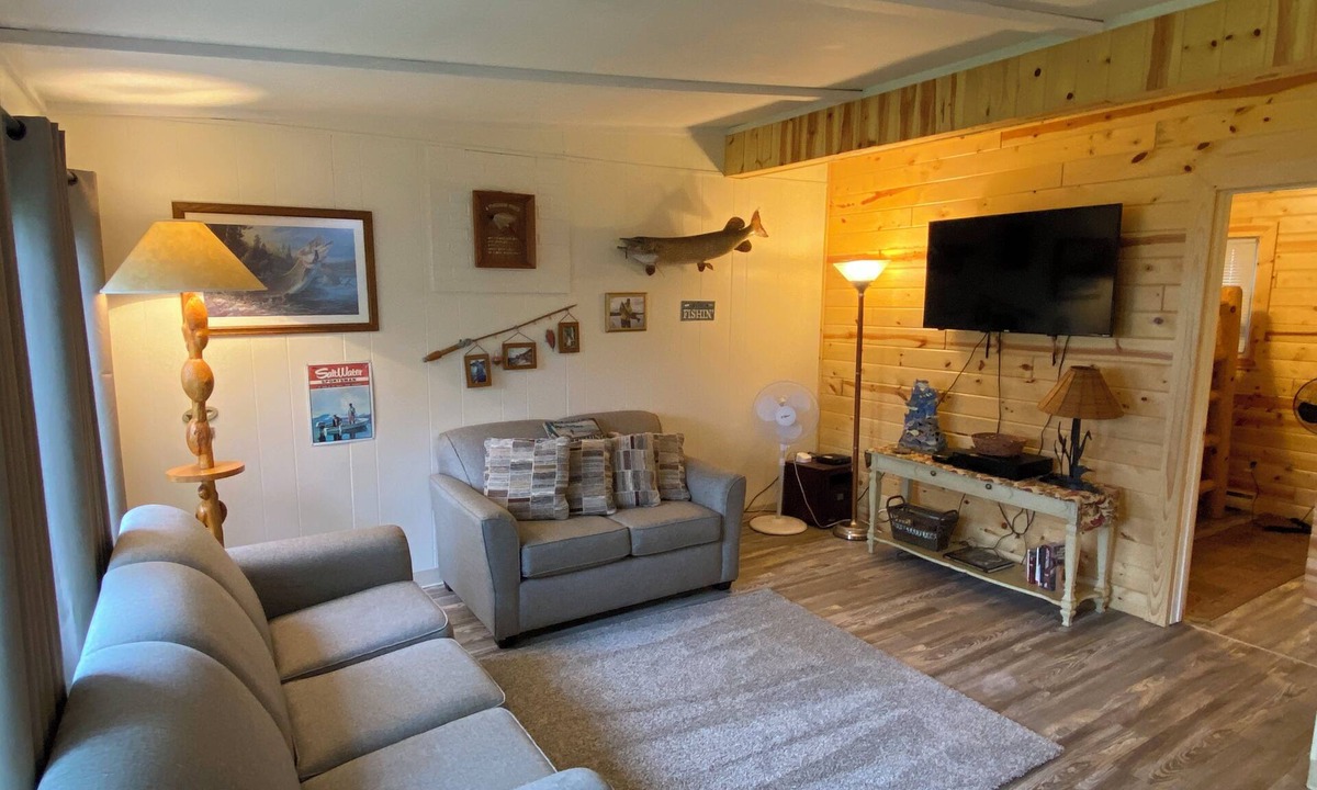 Cadillac House | Lazy Acorn "The Blue Gill" on Lake Mitchell