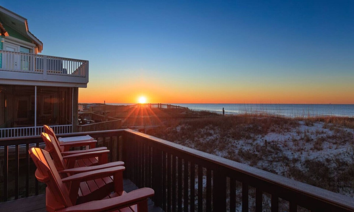 Southpointe House | Lazy Pelican Steps to the Sand, Gulf-Front Views | Sleeps 12