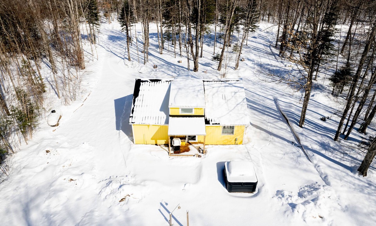 Curtis Cottage | Lillie's Lil Cabin: Escape to the U.P. – Summer Fun for the Whole Family