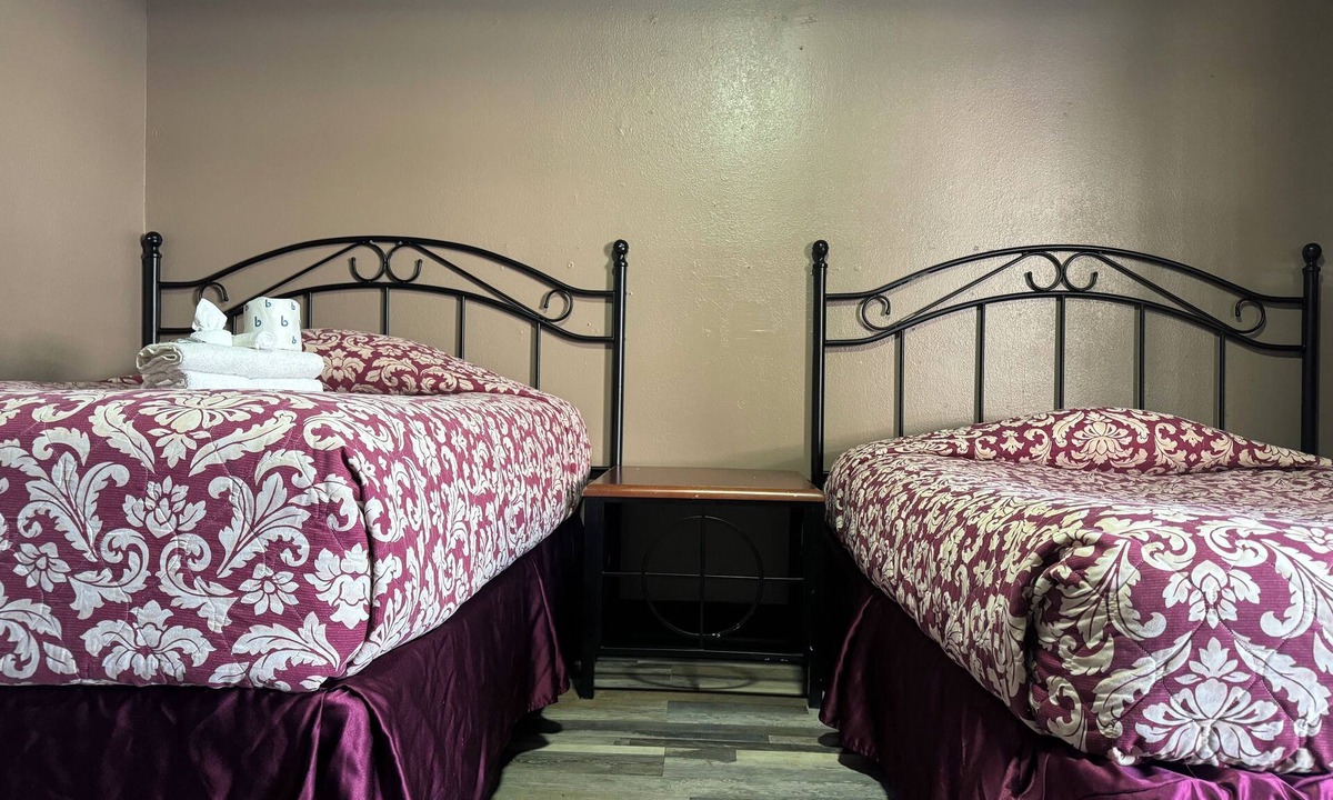 Jonesboro Cabin | Live In Lodge Extended Stay