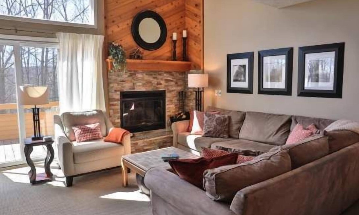 Harbor Springs Condo | Lovely 2 Bedroom Loft Trout Creek Condo #76. Ski, Golf Discounts Available. Pools, Hot Tubs, Tennis