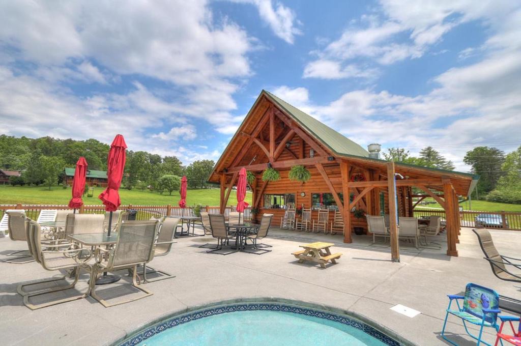 Wears Valley House | Luvin Logs Lodge