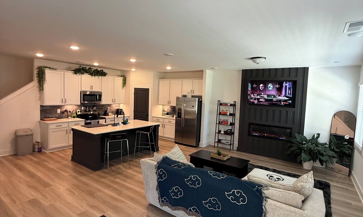 Kennesaw House | Luxury 3-bedroom New-Build Townhome in Acworth/Kennesaw