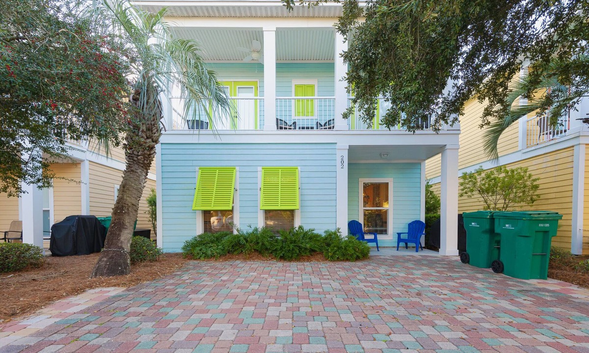 Villages of Crystal Beach House | Luxury 4 bedroom Beach House - Heated outdoor Pool - Steps from the beach