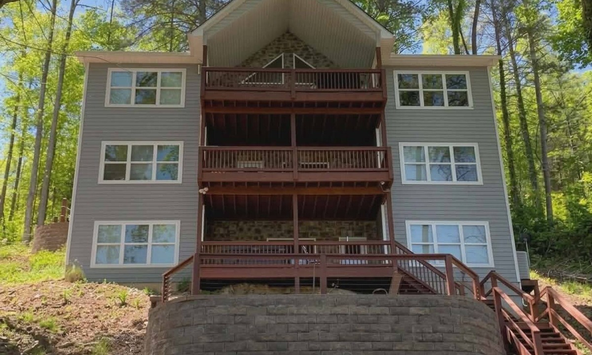 La Follette House | Luxury Lakefront 9 Bedroom 8 bathroom with 2-Story Dock & Arcade Room Sleeps 28
