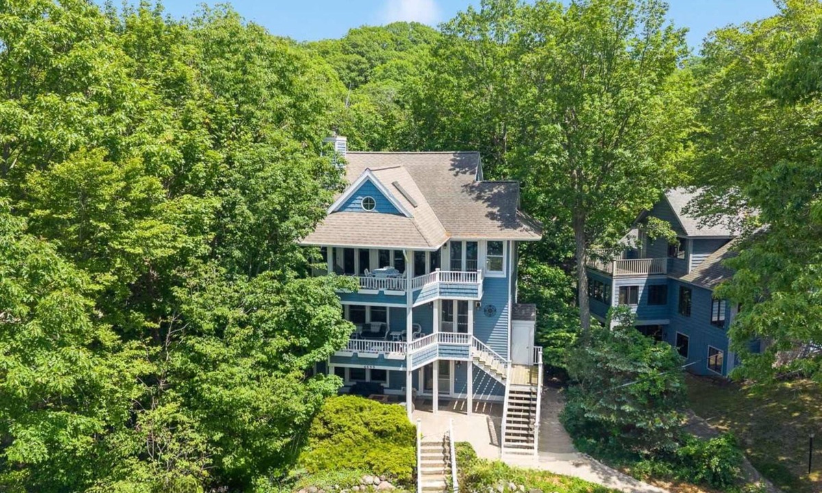 Macatawa House | Luxury Macatawa Beach Home with Stunning Lake Michigan Views
