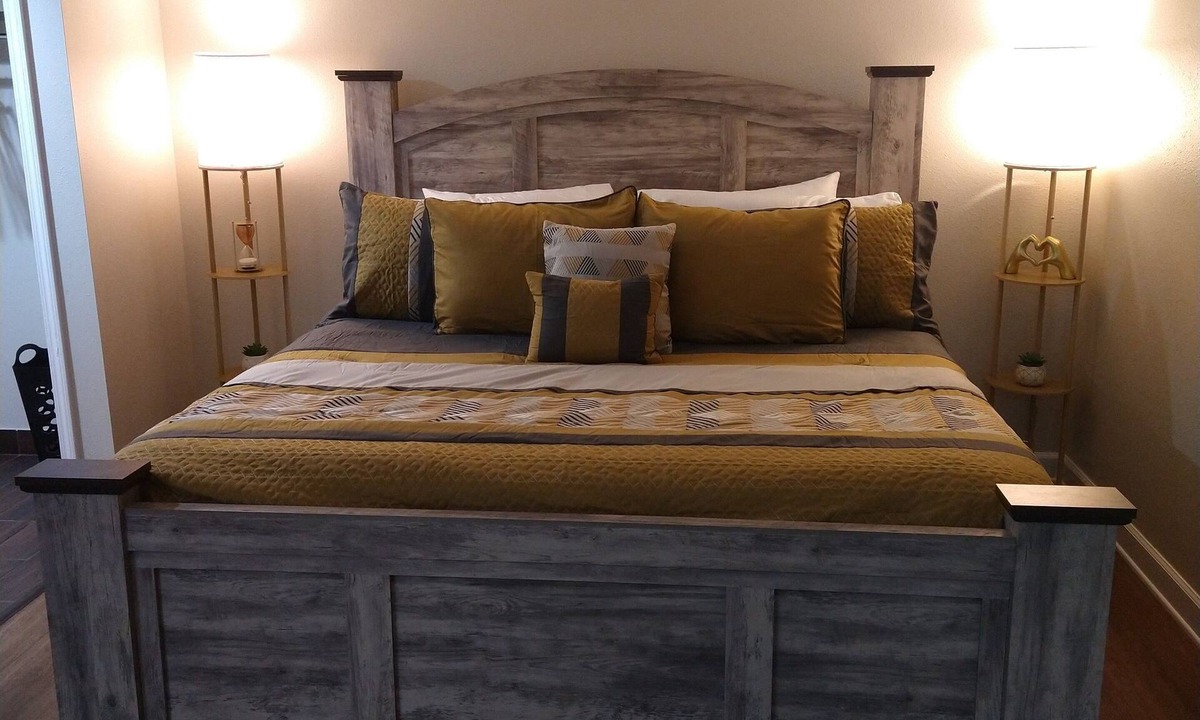 Southfield Apartment | Luxury modern peaceful studio apartment