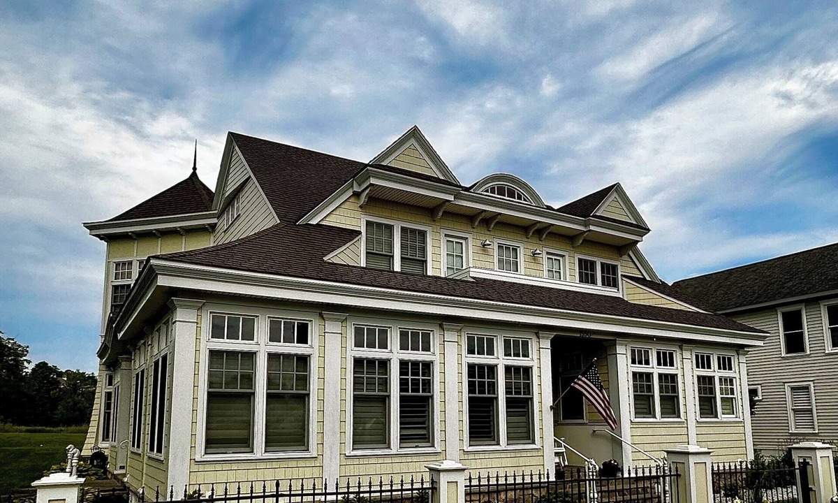 Mackinac Island House | Luxury Retreat on Mackinac Island: Grand Views & Unbeatable Location
