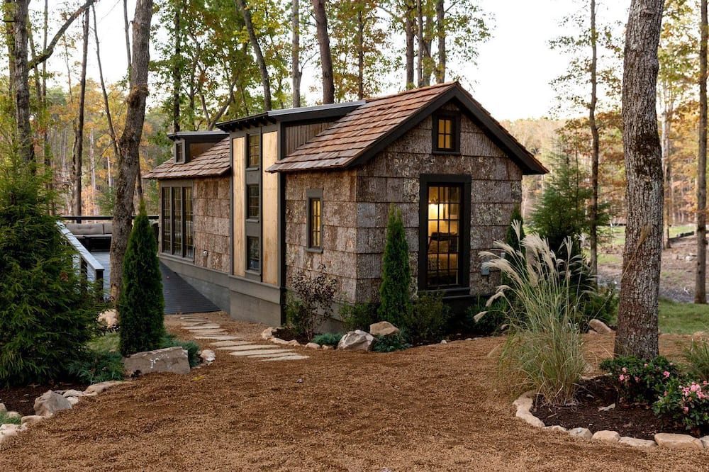 Tracy City Cottage | Magical Tiny Cottage with Lovely Outdoor Living in Tennessee