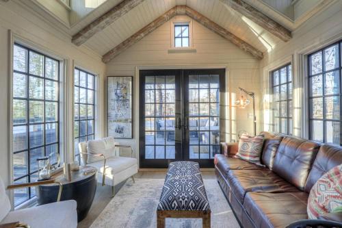 Tracy City House | Magical Tiny Cottage with Lovely Outdoor Living in Tennessee