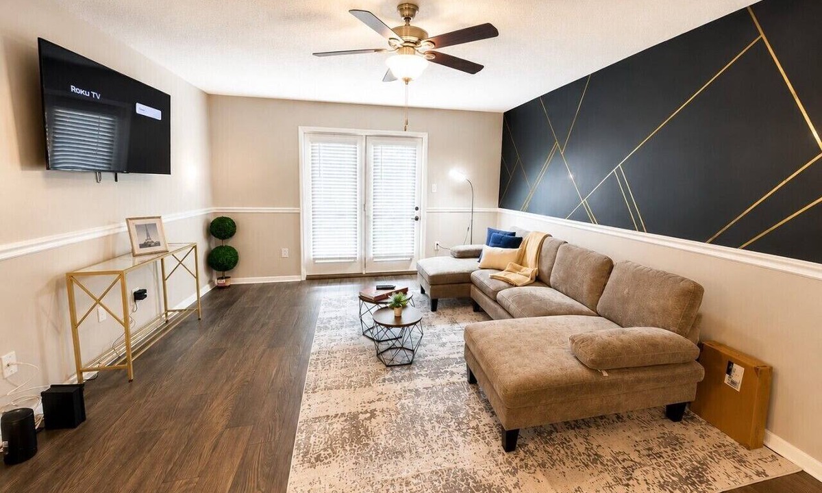 Shannon Villa | Magnolia Haus Hoover | King + Queen Stay E1