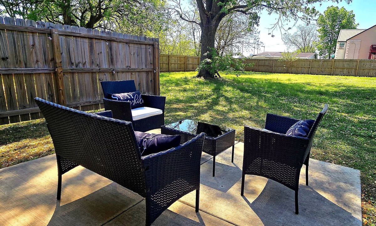 Huntsville House | Modern 2BR/2BA Home. Backyard, Patio, 500 Mbps. Near VBC, Arsenal & Space Center