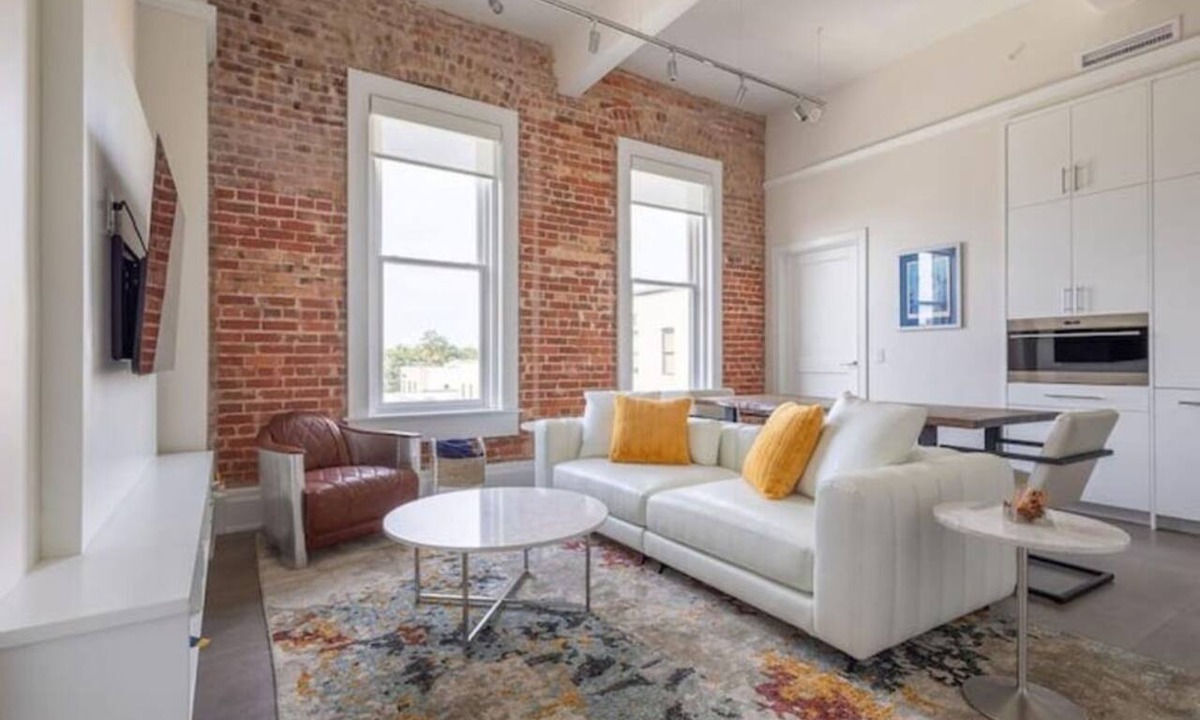 Downtown Condo | Modern Loft, Historic Streets- 2 bed/2 bath