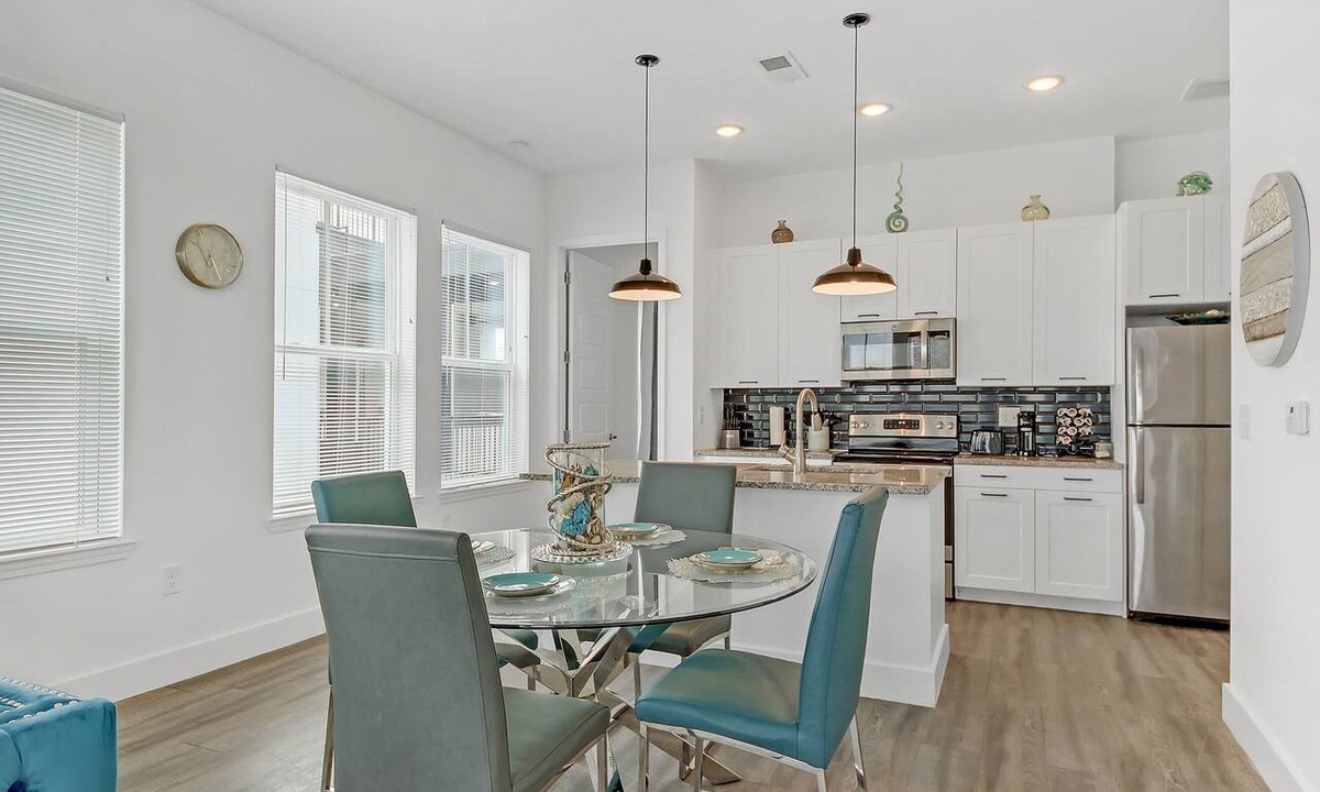 Castleberry Hill Apartment | Modern Retreat Charming 2-bedroom apart in the heart of Atlanta. LOCATION!
