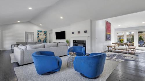 College Park House | Modern Villa Retreat in Historic College Park