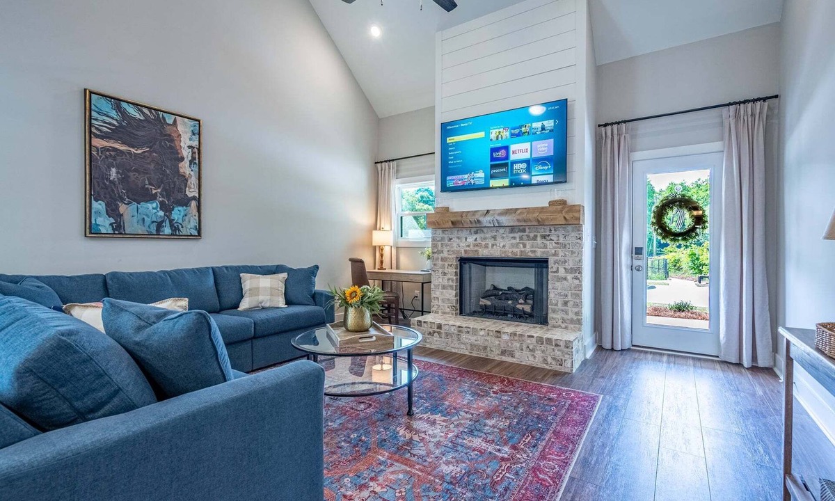 Emerson House | Near LakePoint Sports 4BR Home With Movie Room