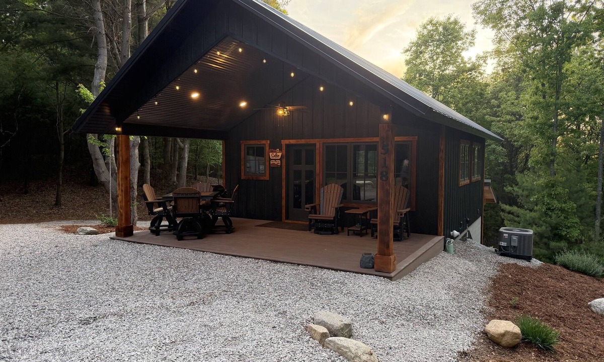 Mears Cabin | New Build 2-bedroom 2-bath cabin on 2 acres -sleeps 8 near Silverlake Sand Dunes