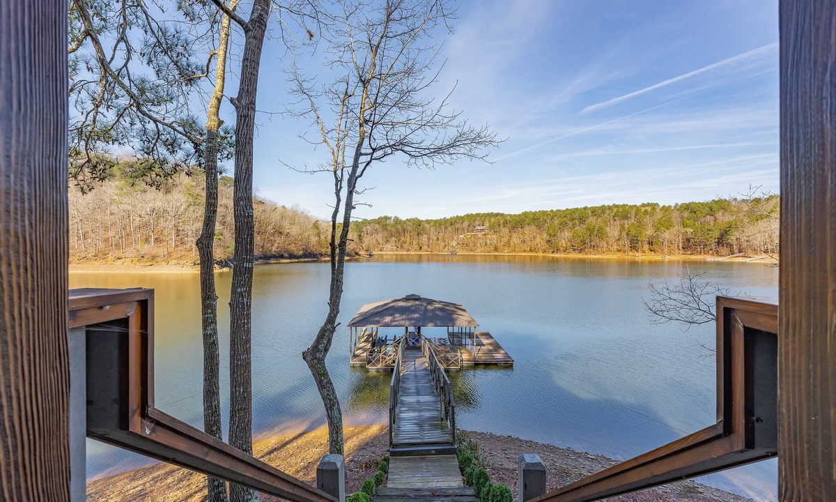 Crane Hill Cottage | New Mgmt: Family Retreat with 270 Degree Views