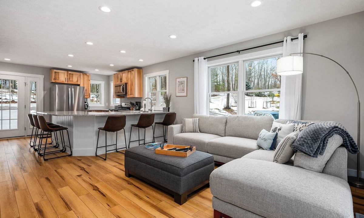 Lake Ann House | Newly built modern gem w/Sanford Lake access close to Traverse City & Dunes