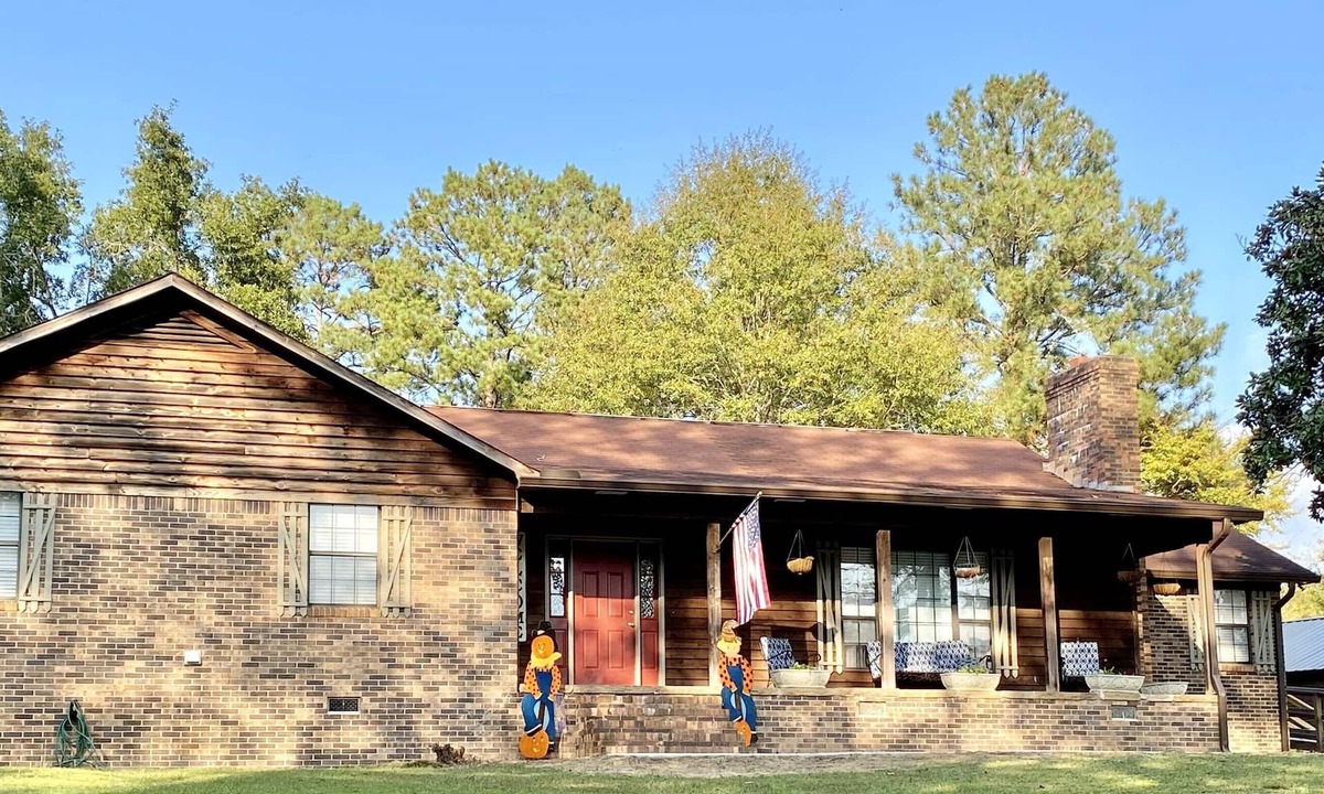 Gadsden House | Noccalula Mountain Retreat-The ByrdHouse