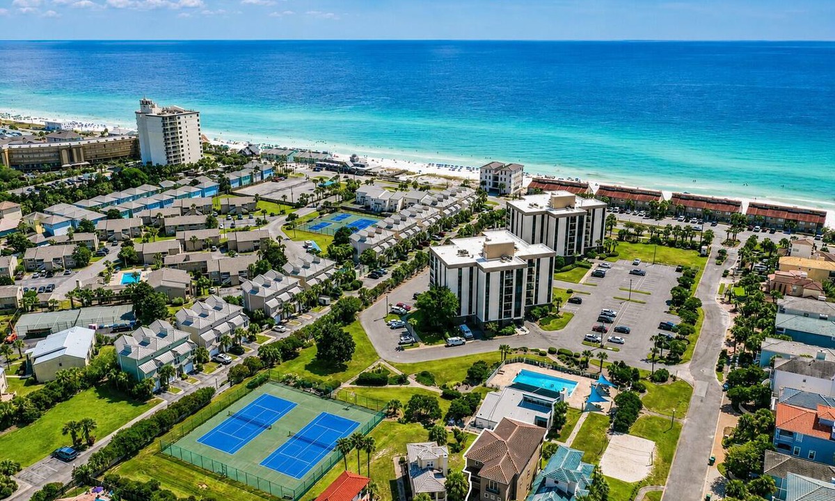 Destin House | Oceanic View | 720FT walk to private beach access | FREE Golf Cart