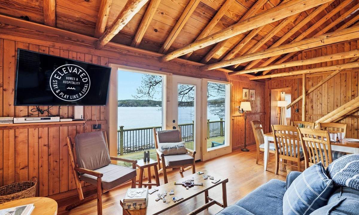 Omena House | Omena Point Paradise | Waterfront | Sunrise |