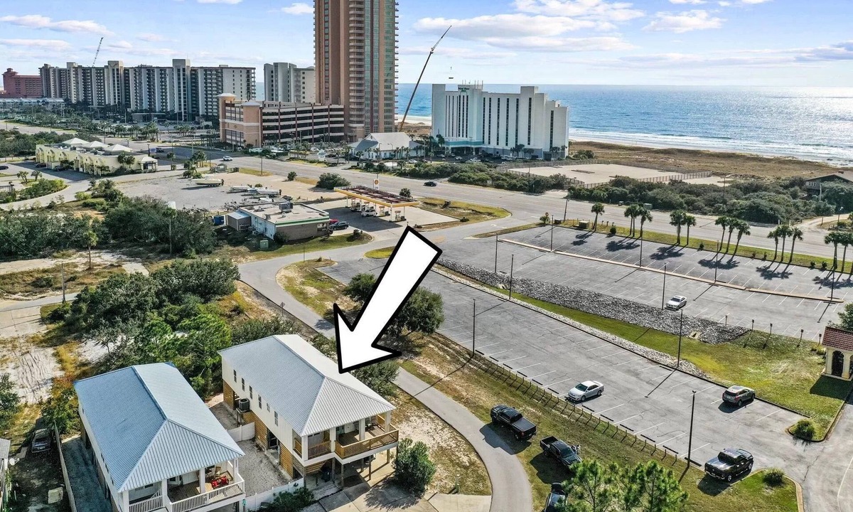 Orange Beach House | Orange Beach, 4 Master Suites, short drive to Beach. Walk to Zekes and SweetCone