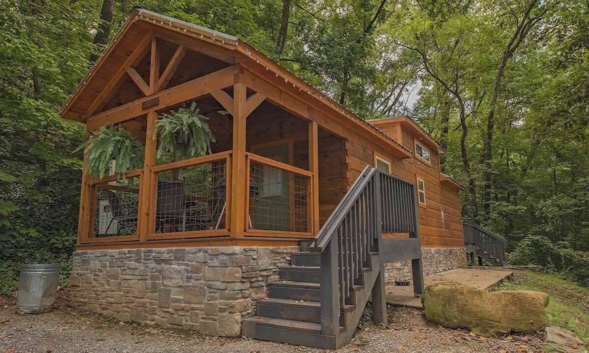Lookout Valley Neighborhood Association Cabin | Papa Tiny Rustic Log Cabin with Private Hot Tub